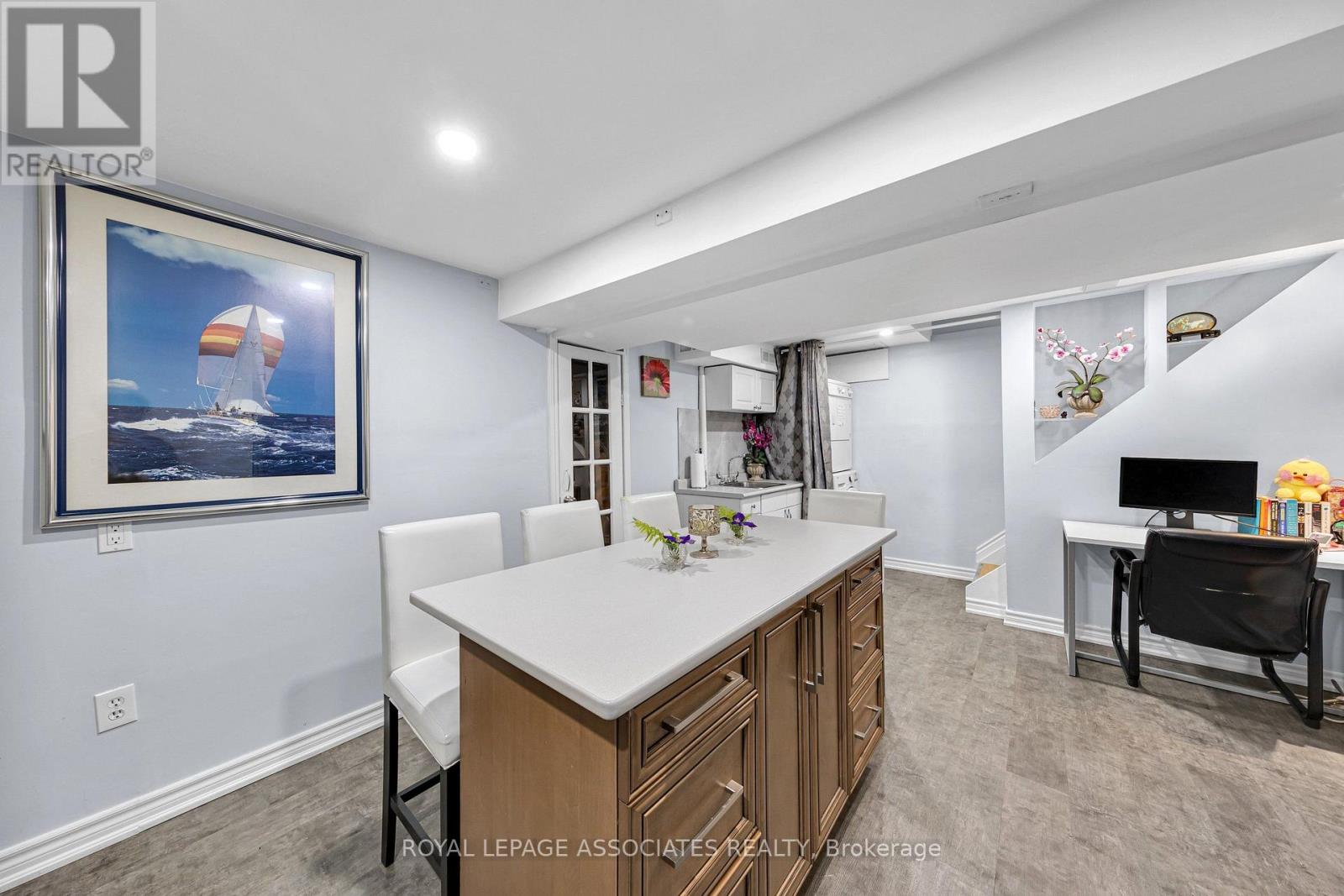 4 APSCO AVENUE - 45