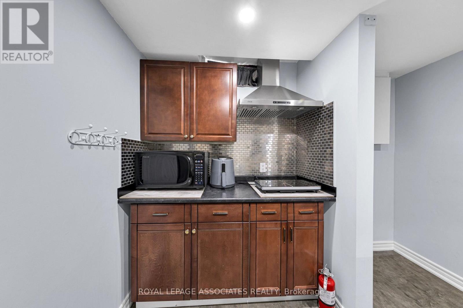 4 APSCO AVENUE - 46