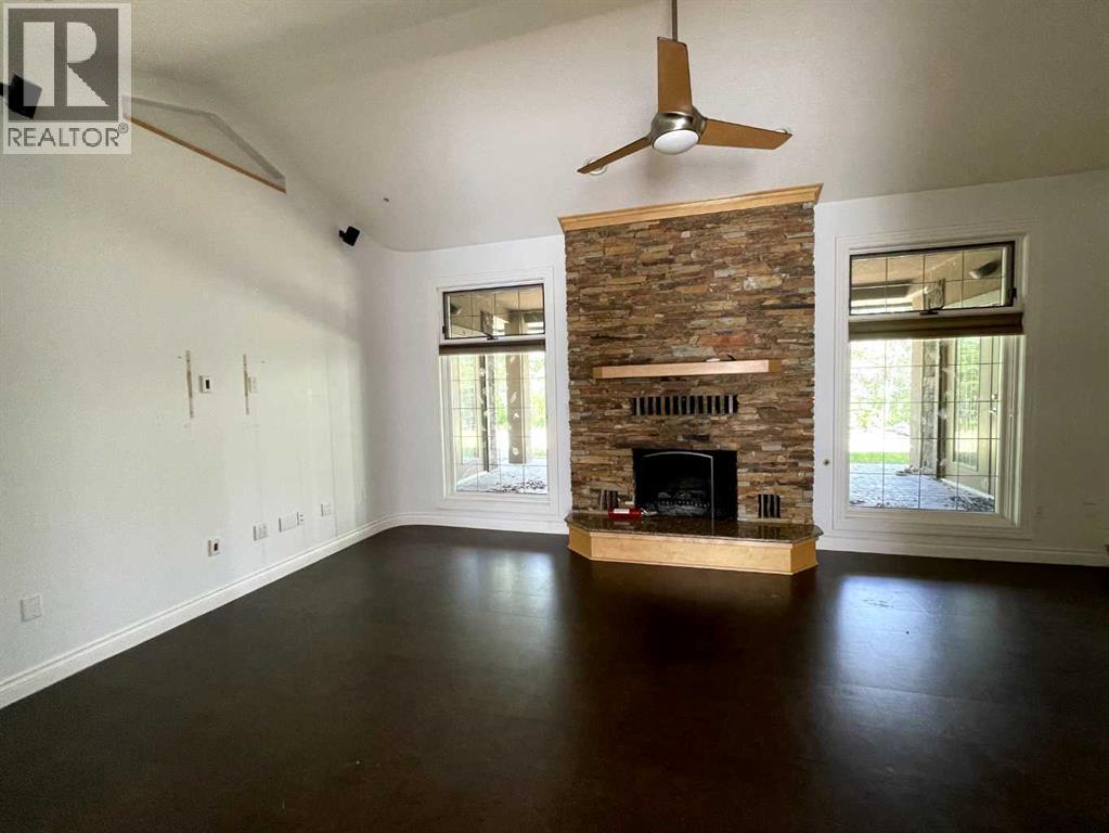 5 Caribou Close - 5