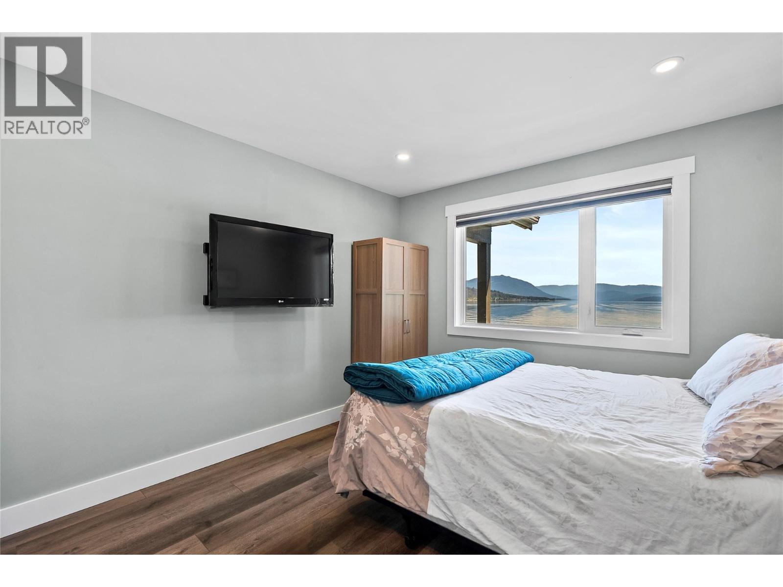 #6 4498 Squilax Anglemont Road - 19