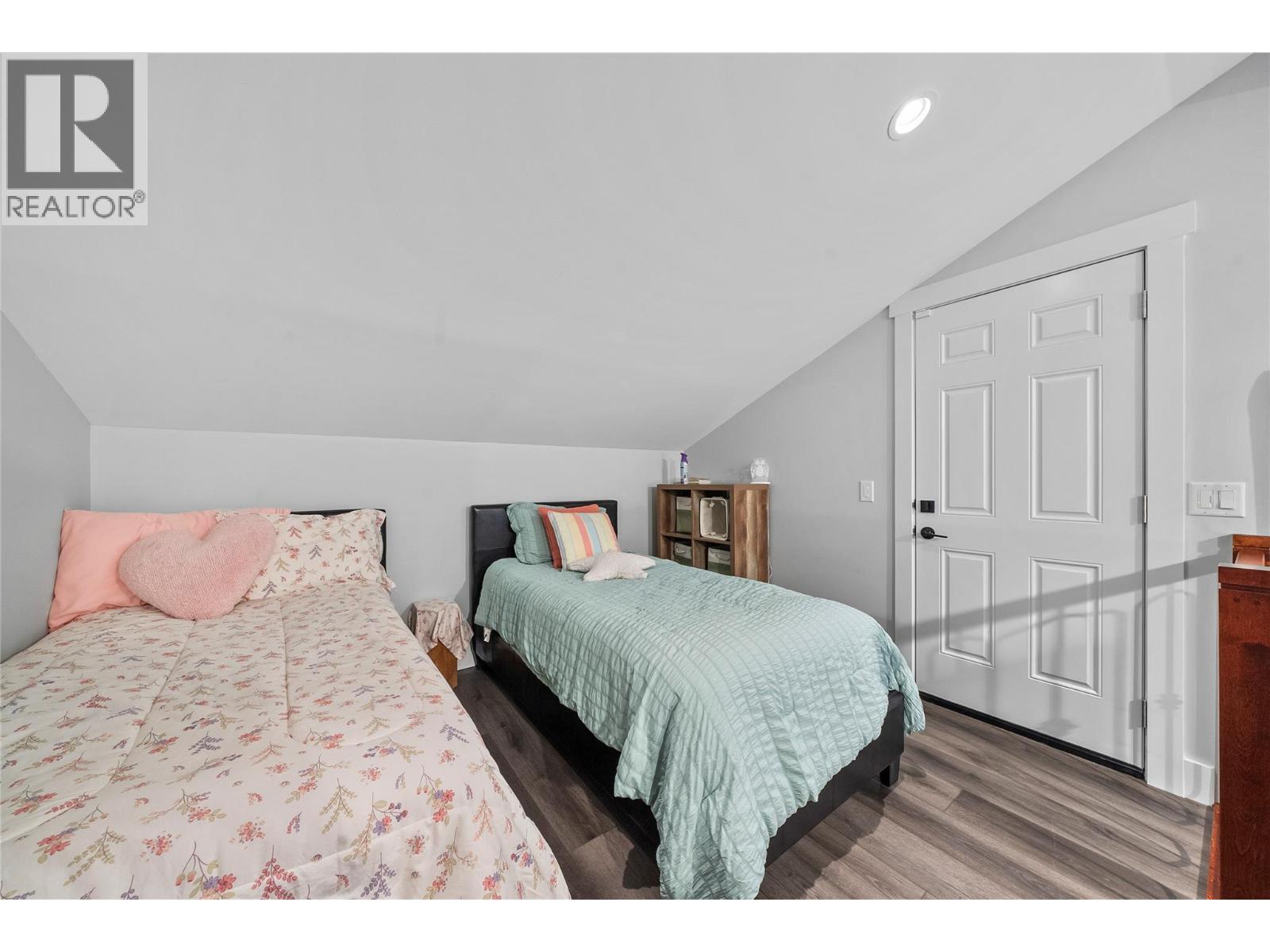 #6 4498 Squilax Anglemont Road - 34
