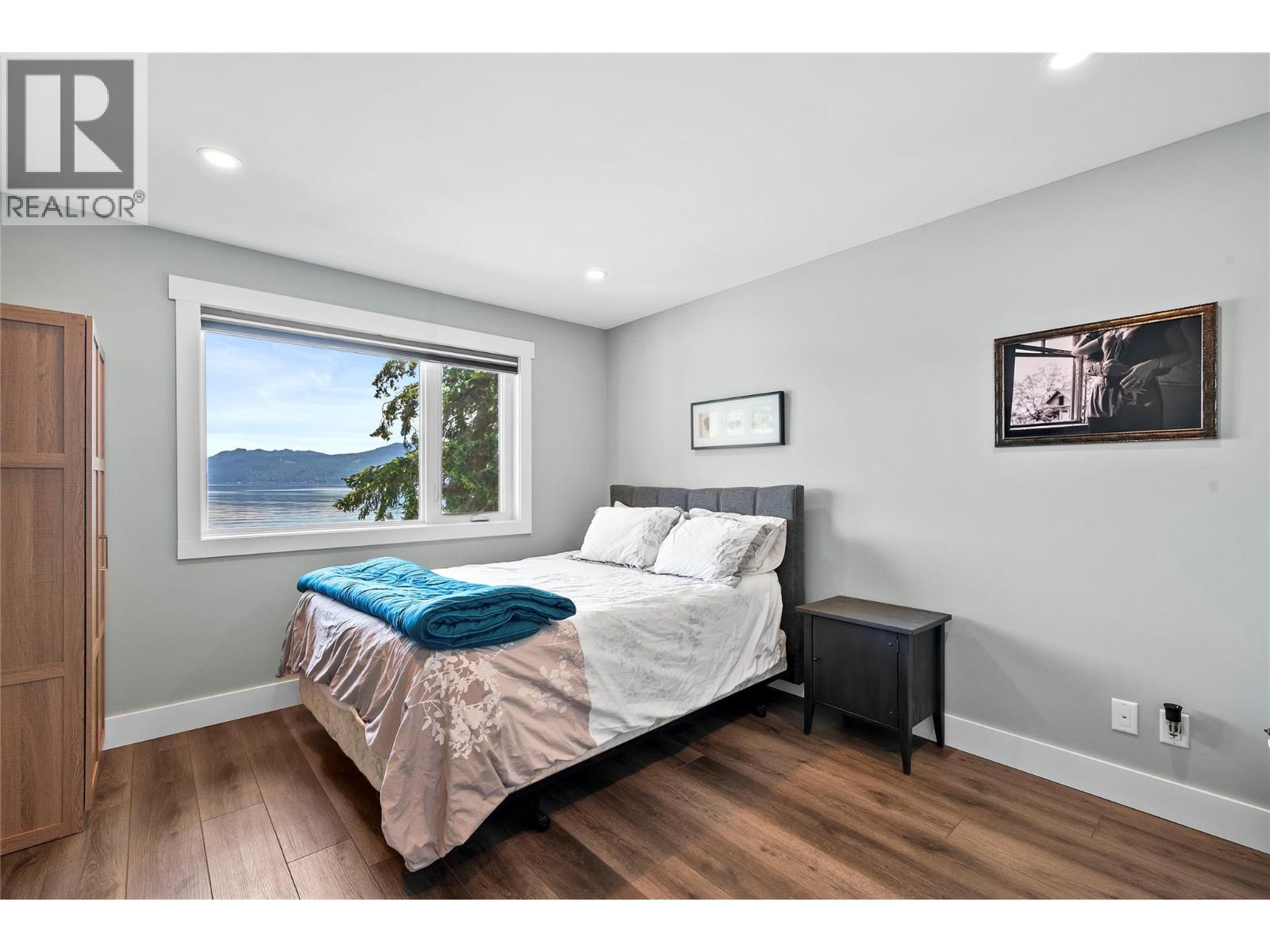 #6 4498 Squilax Anglemont Road - 18