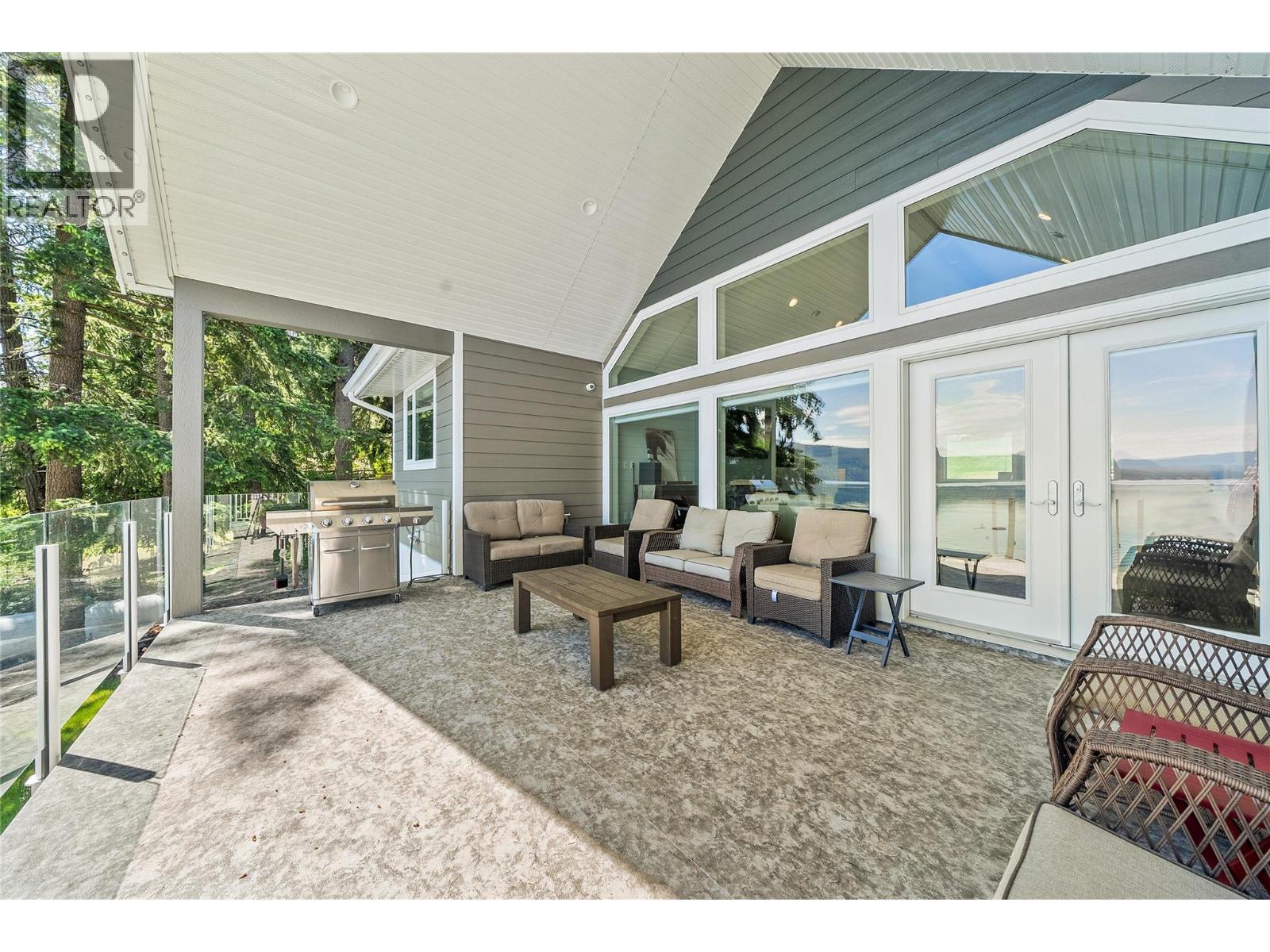 #6 4498 Squilax Anglemont Road - 29