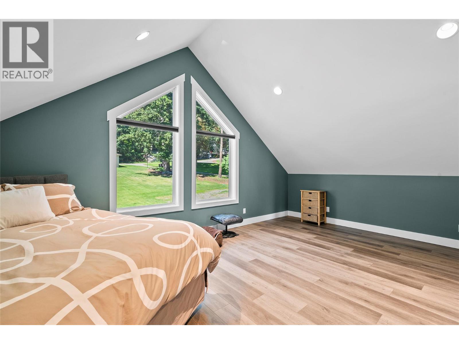 #6 4498 Squilax Anglemont Road - 40