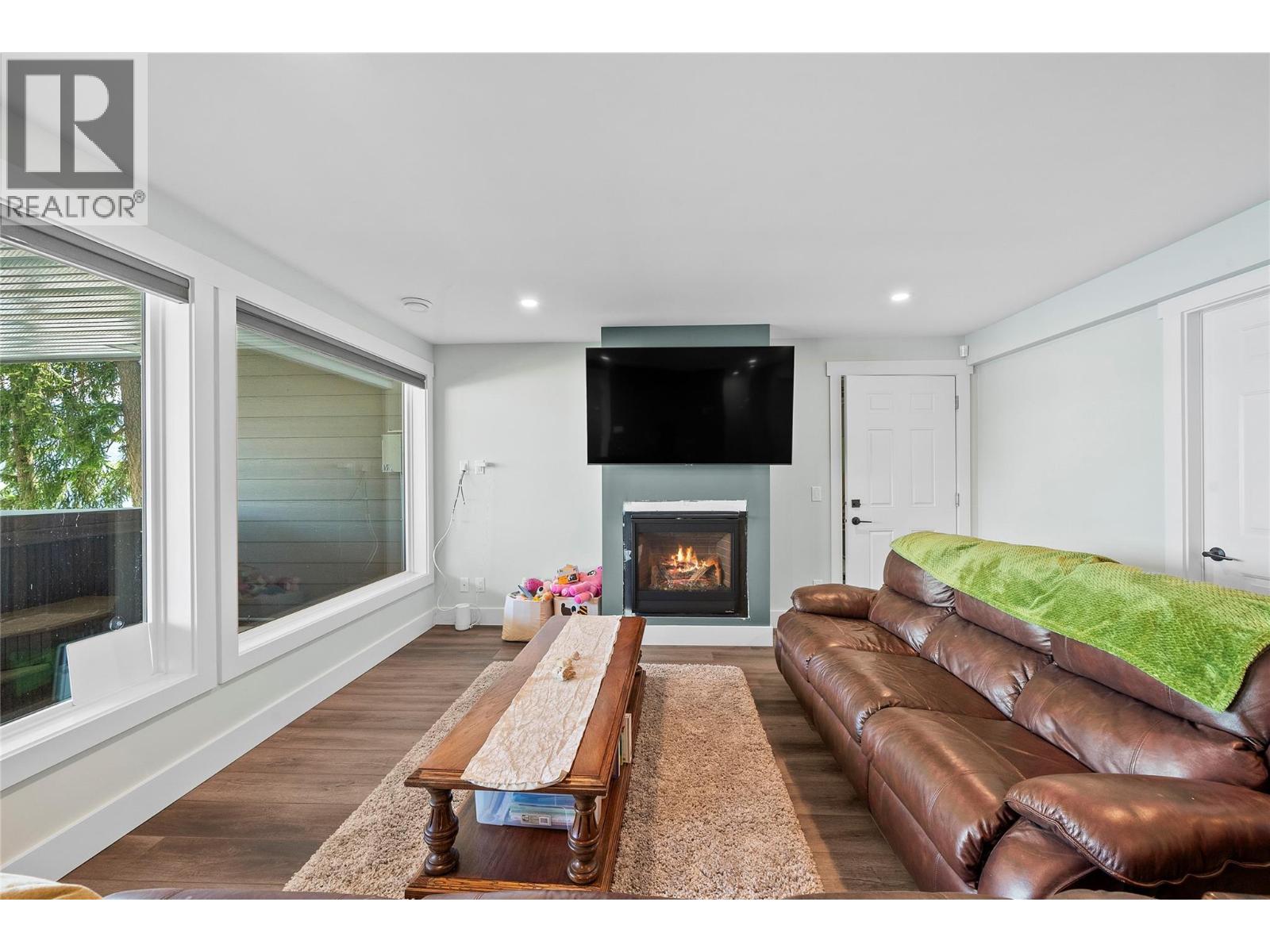#6 4498 Squilax Anglemont Road - 54