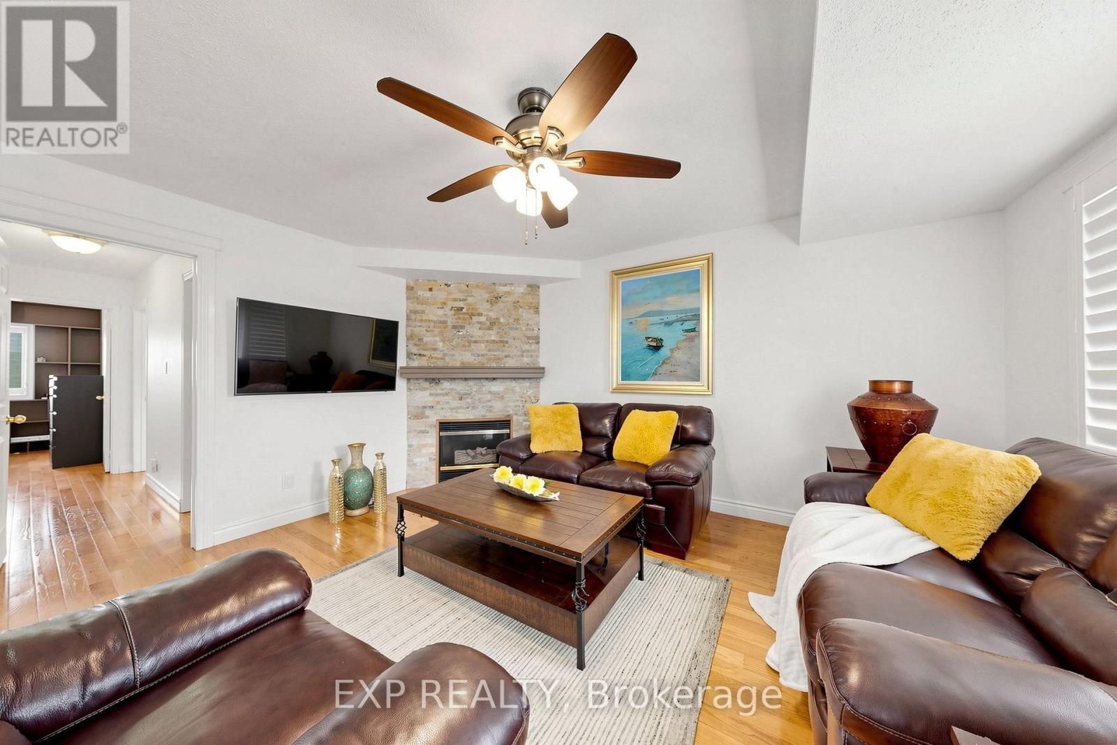 #35 455 APACHE COURT - 19