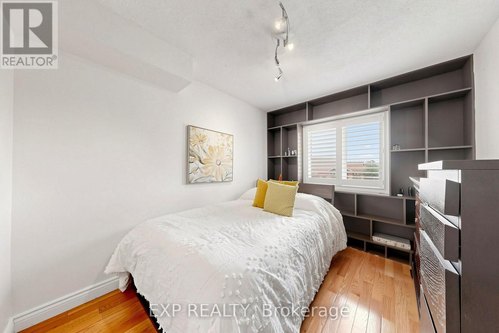 #35 455 APACHE COURT - 21