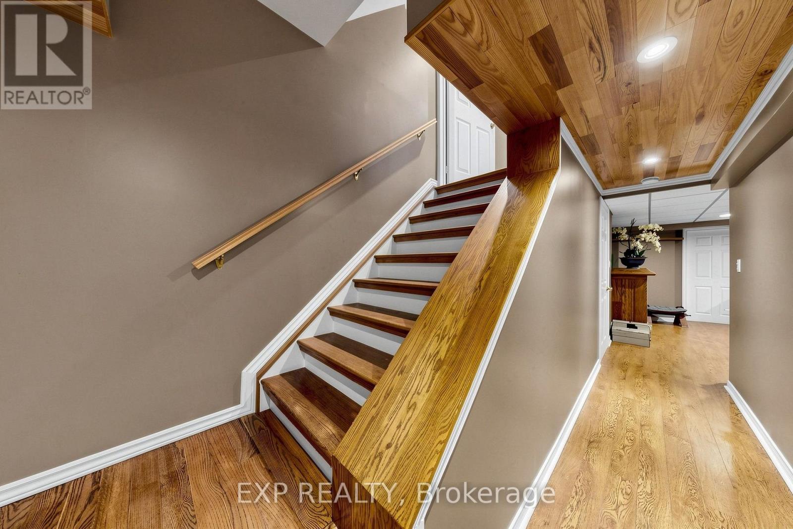 #35 455 APACHE COURT - 35