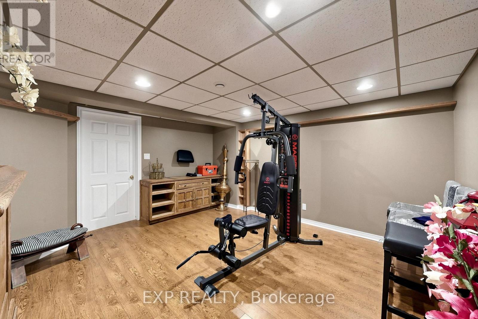 #35 455 APACHE COURT - 36