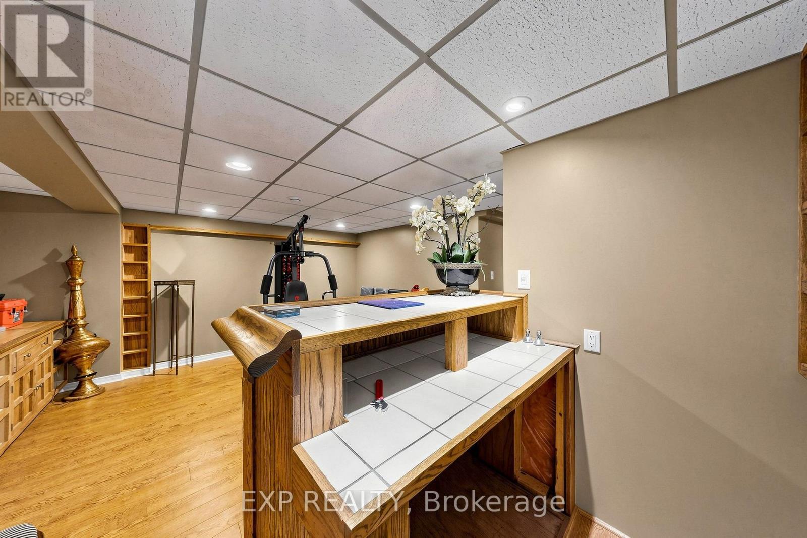 #35 455 APACHE COURT - 39