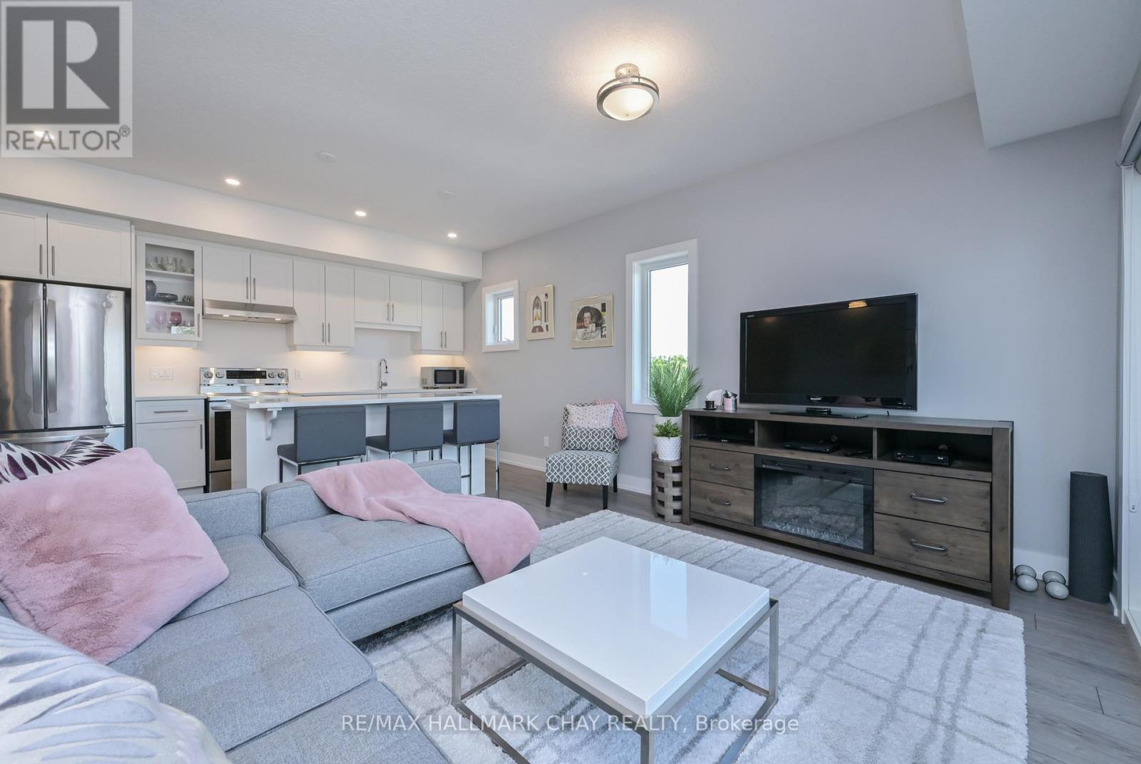 #312 17 CENTRE STREET - Image 14