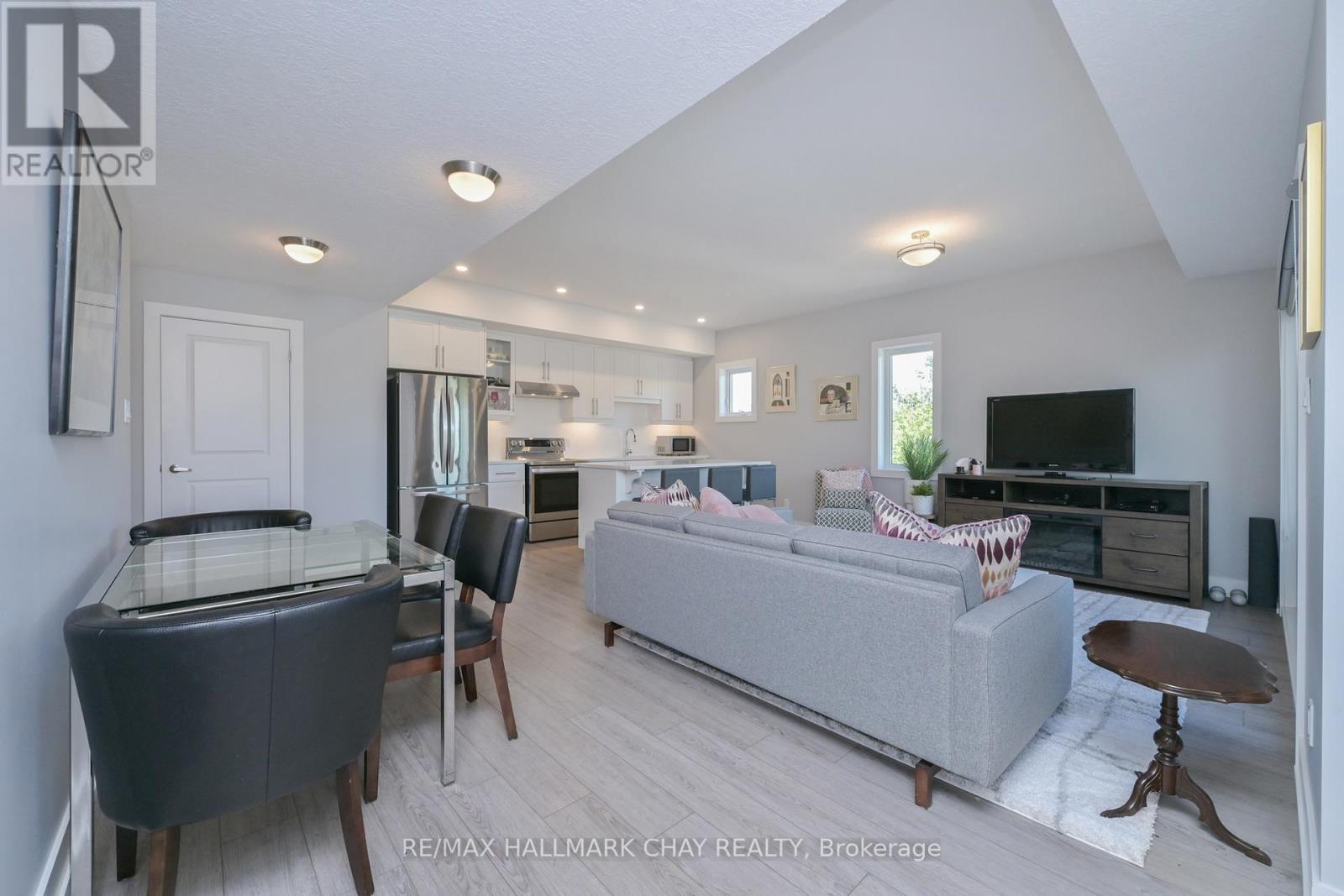 #312 17 CENTRE STREET - 16