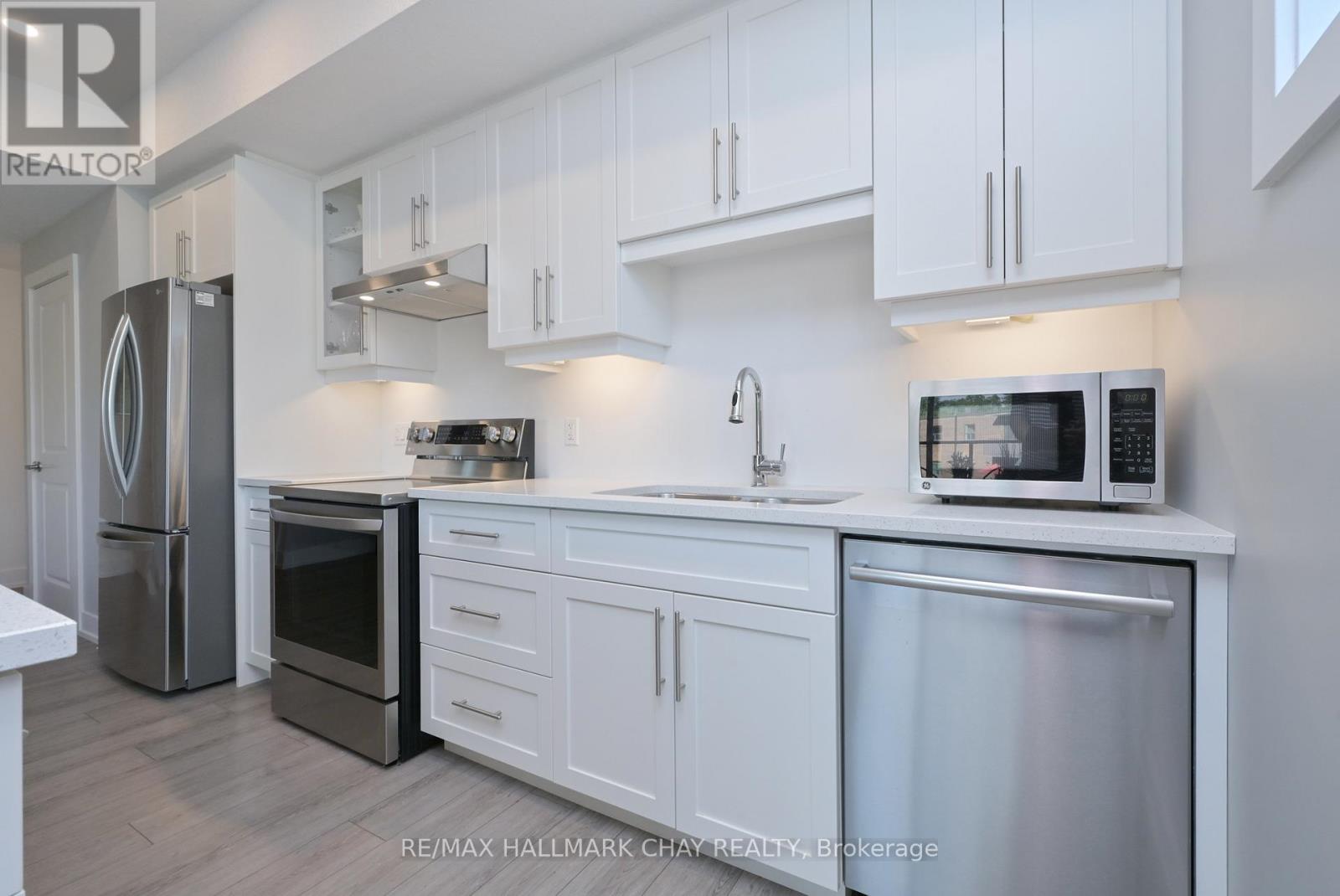 #312 17 CENTRE STREET - Image 8