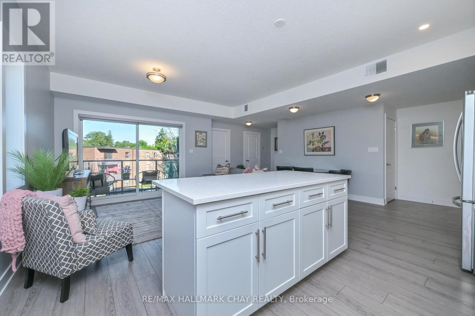 #312 17 CENTRE STREET - Image 9