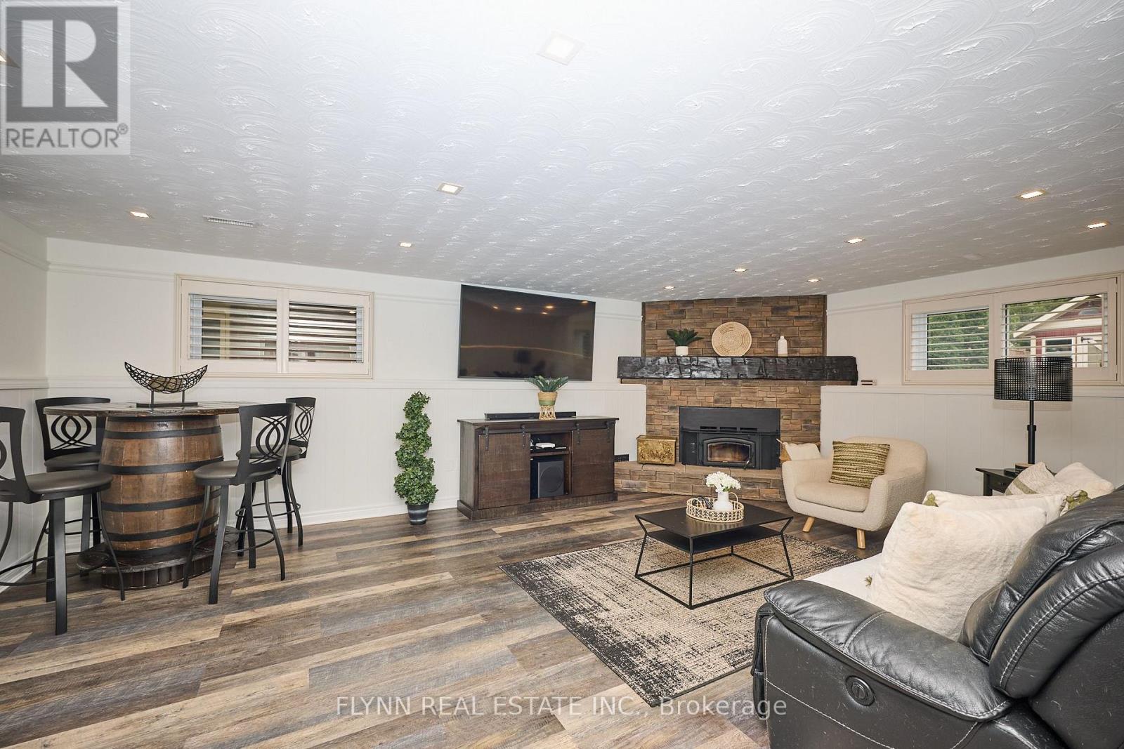 3907 CARDINAL DRIVE - 15