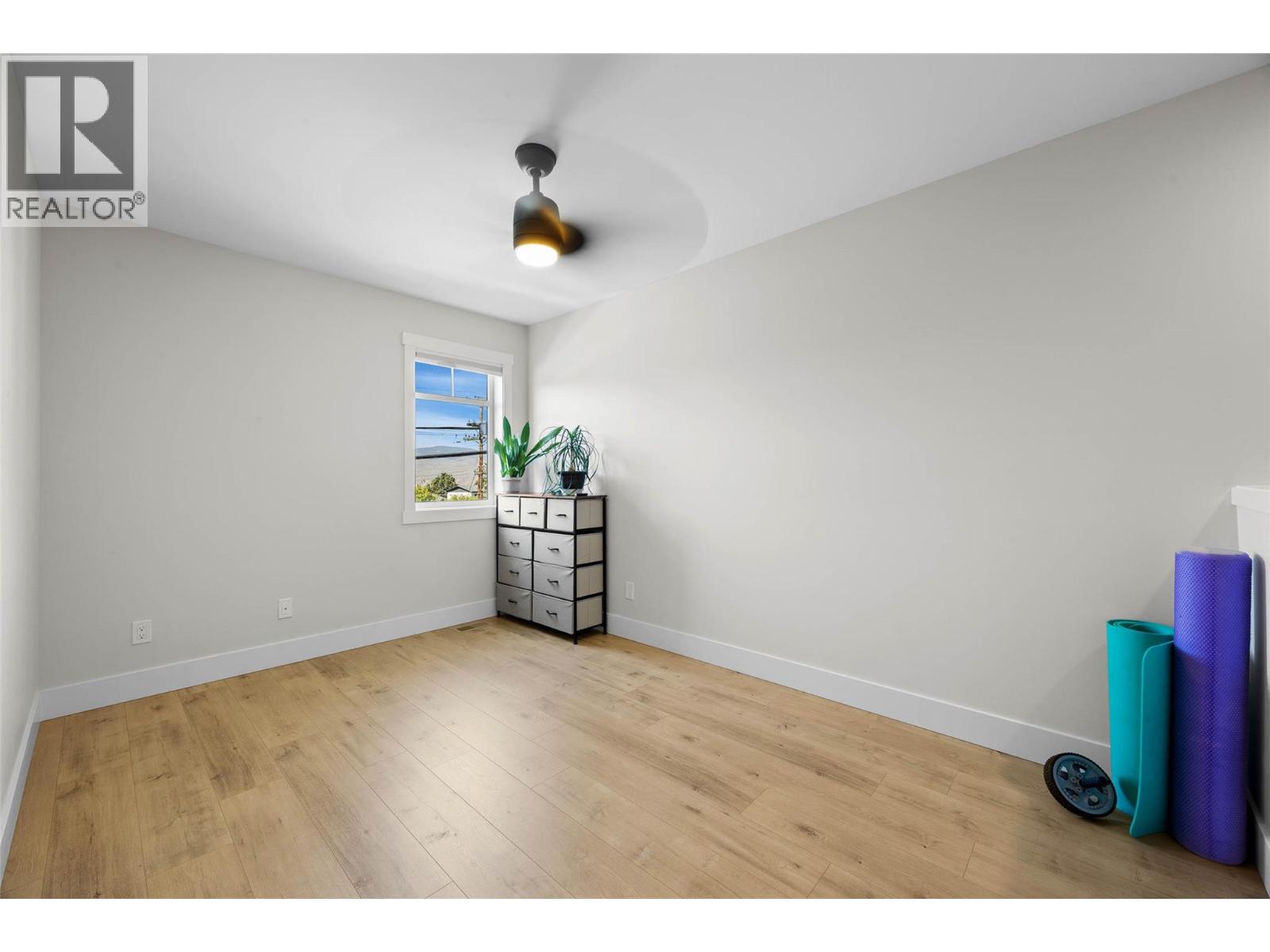 #102 321 CENTRE Avenue - 15