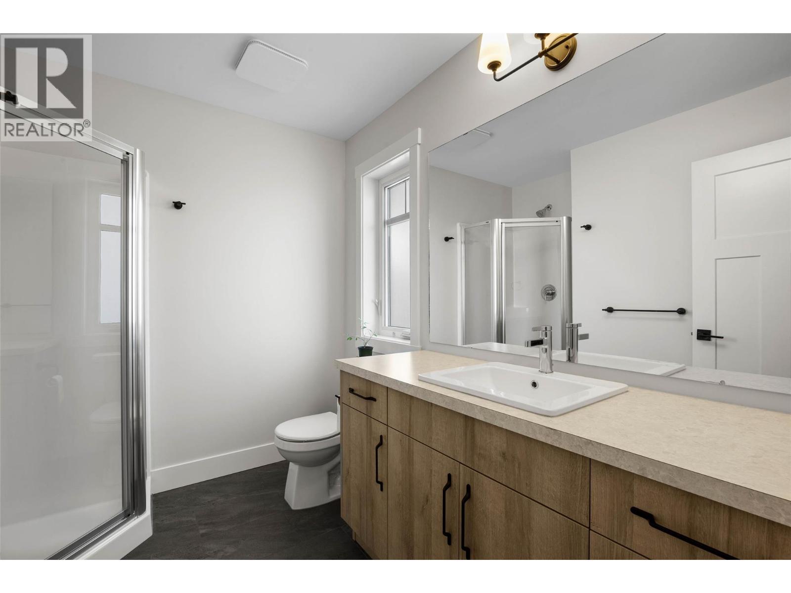 #102 321 CENTRE Avenue - 14