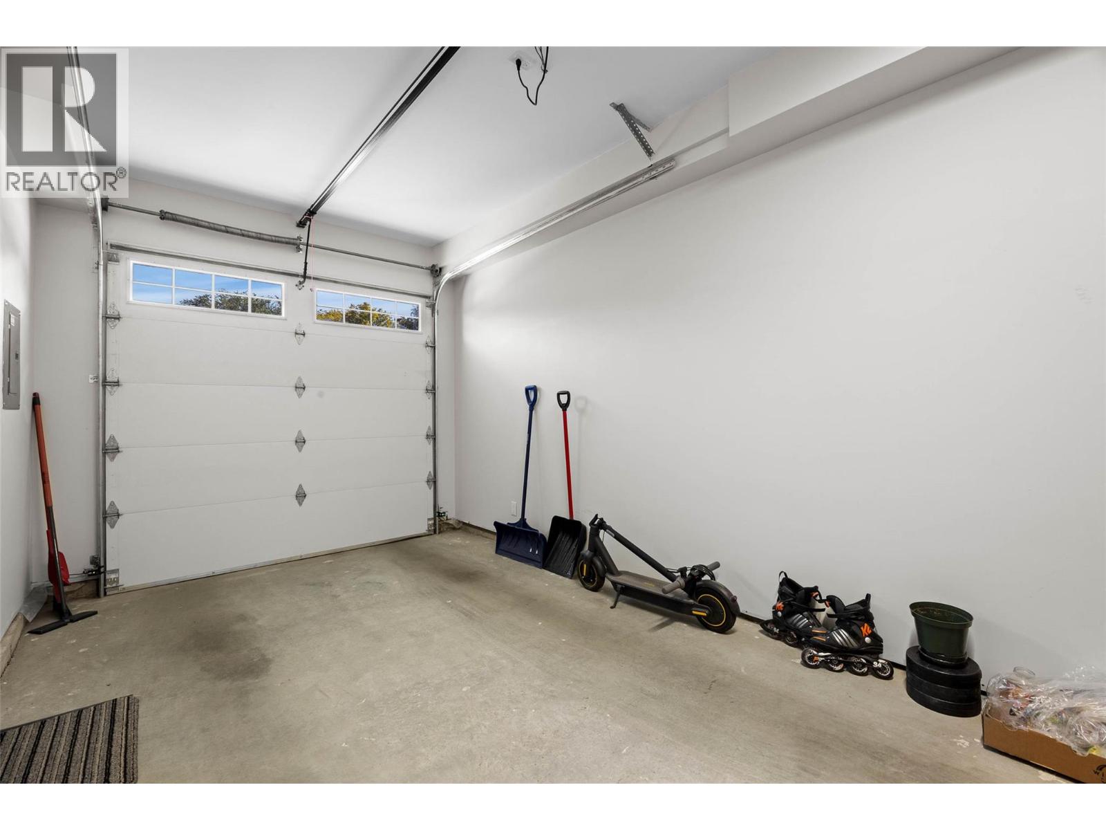 #102 321 CENTRE Avenue - 23