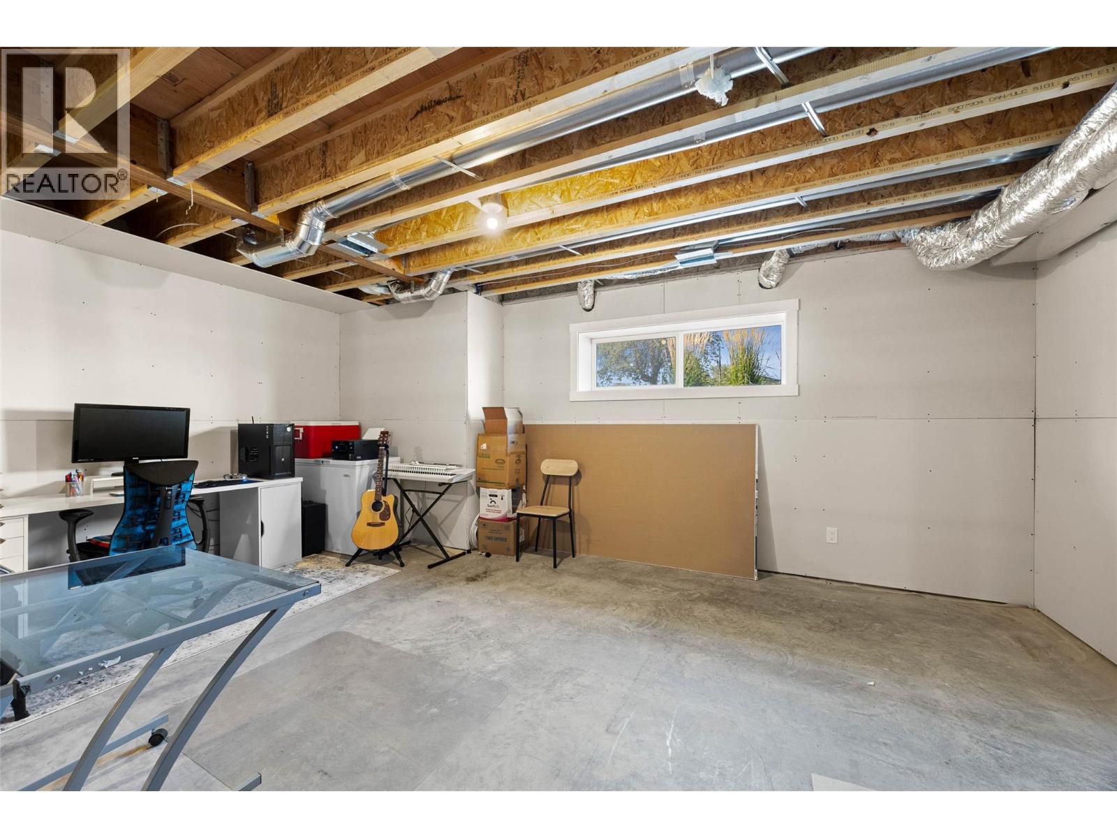 #102 321 CENTRE Avenue - 21