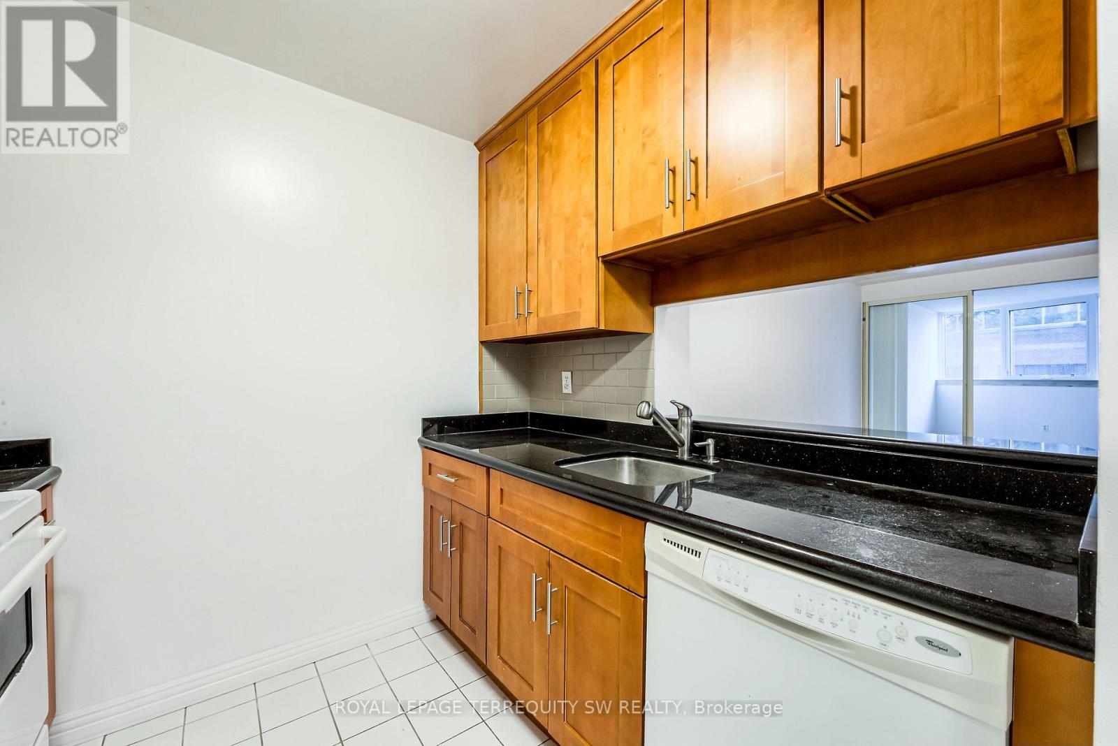 #407 1055 BAY STREET - 12