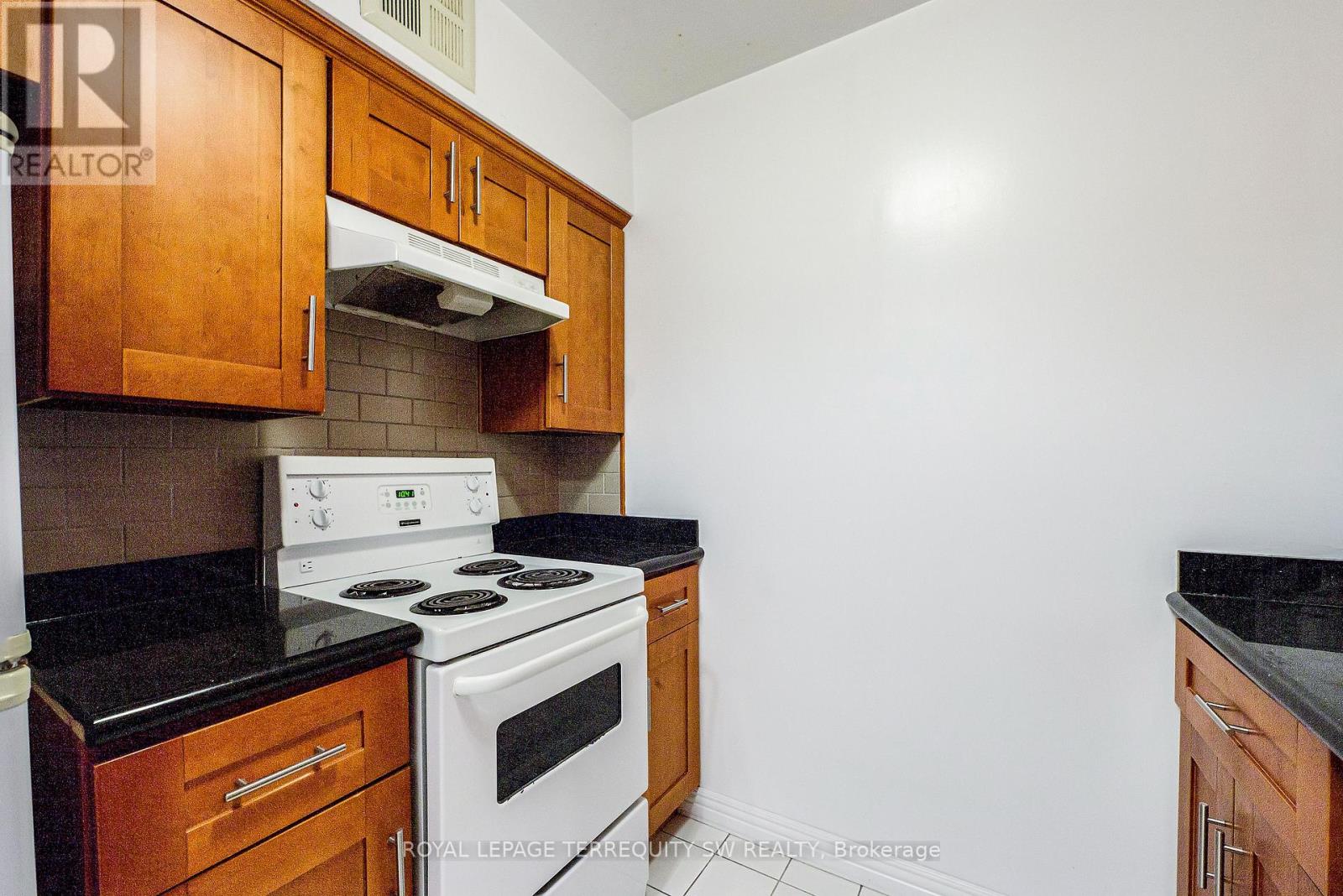 #407 1055 BAY STREET - 15