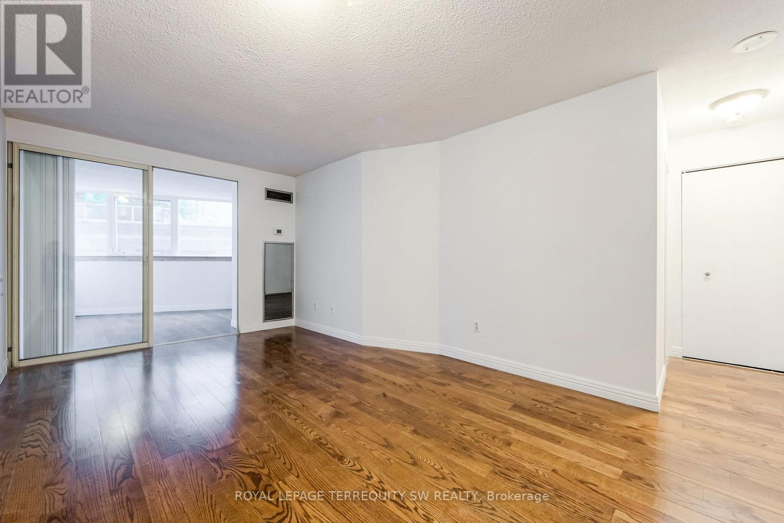 #407 1055 BAY STREET - 25