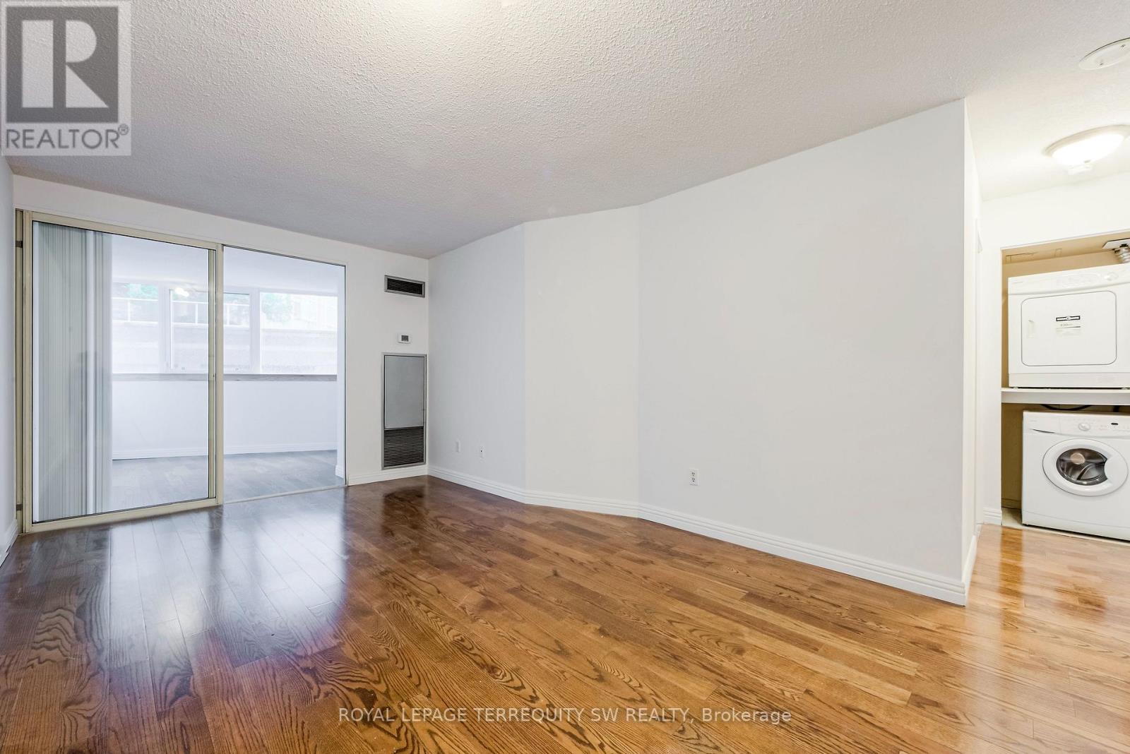#407 1055 BAY STREET - 23