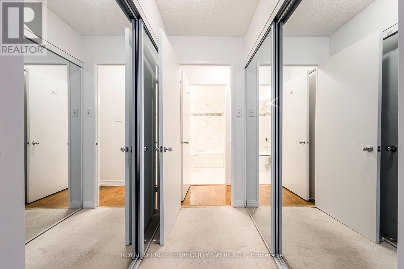 #407 1055 BAY STREET - 36