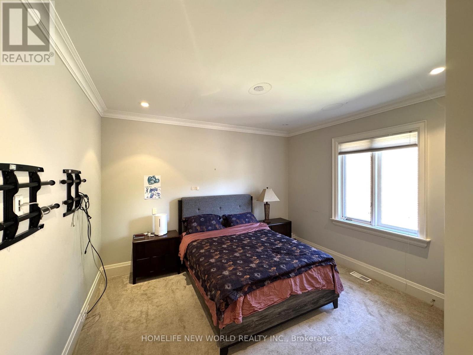 64 MONTRESSOR DRIVE - 44