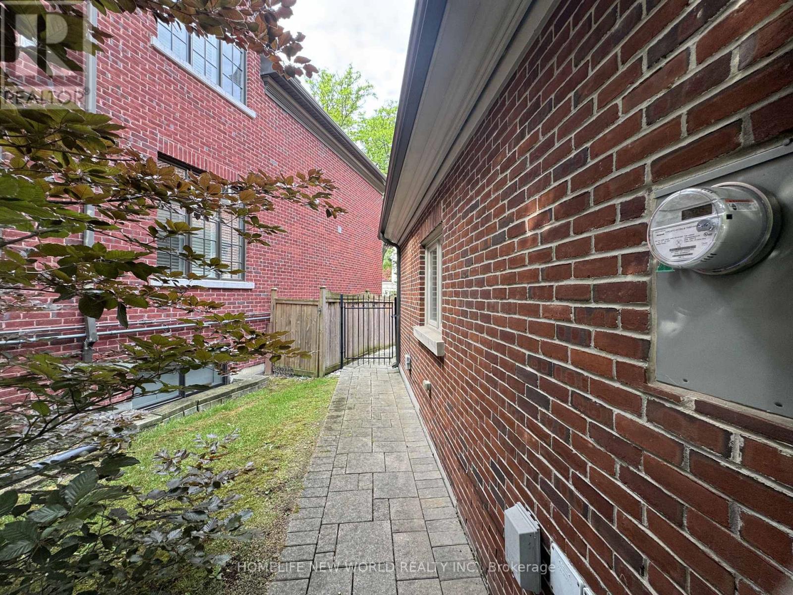 64 MONTRESSOR DRIVE - 48