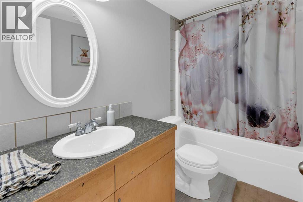136 Allen Crescent — photo 25
