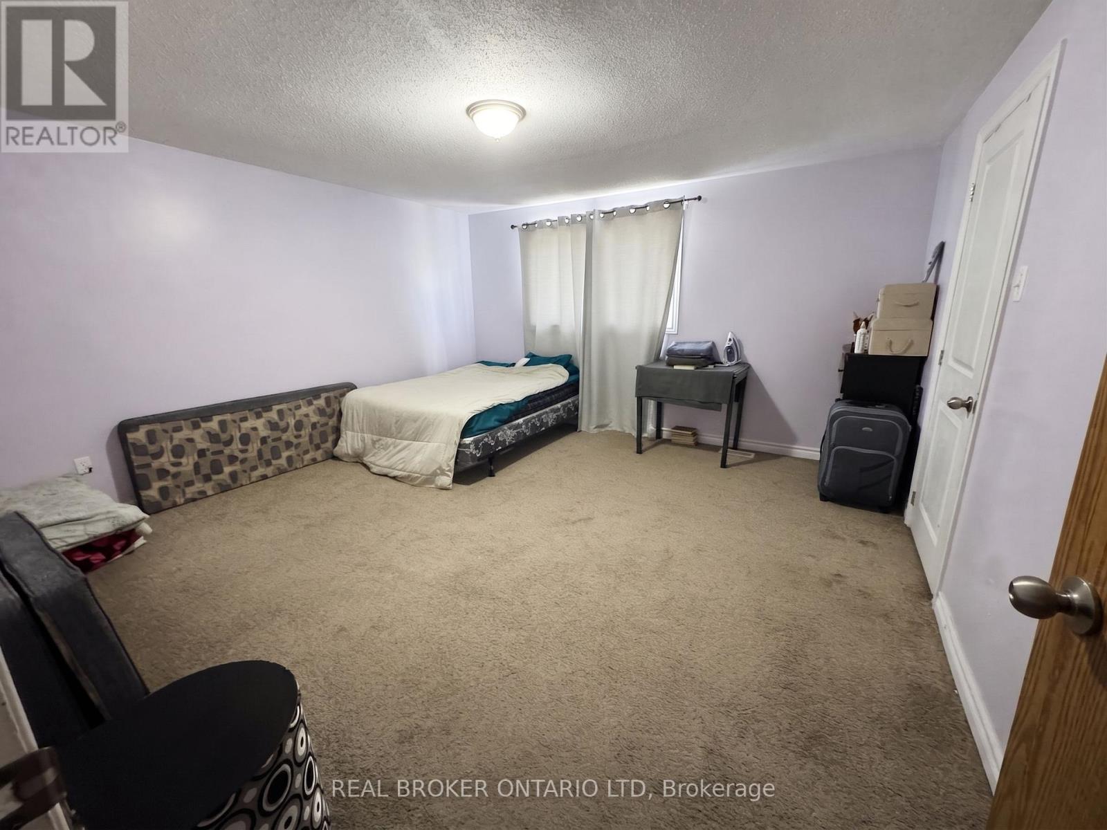 #25 475 SANDRINGHAM CRESCENT - 12