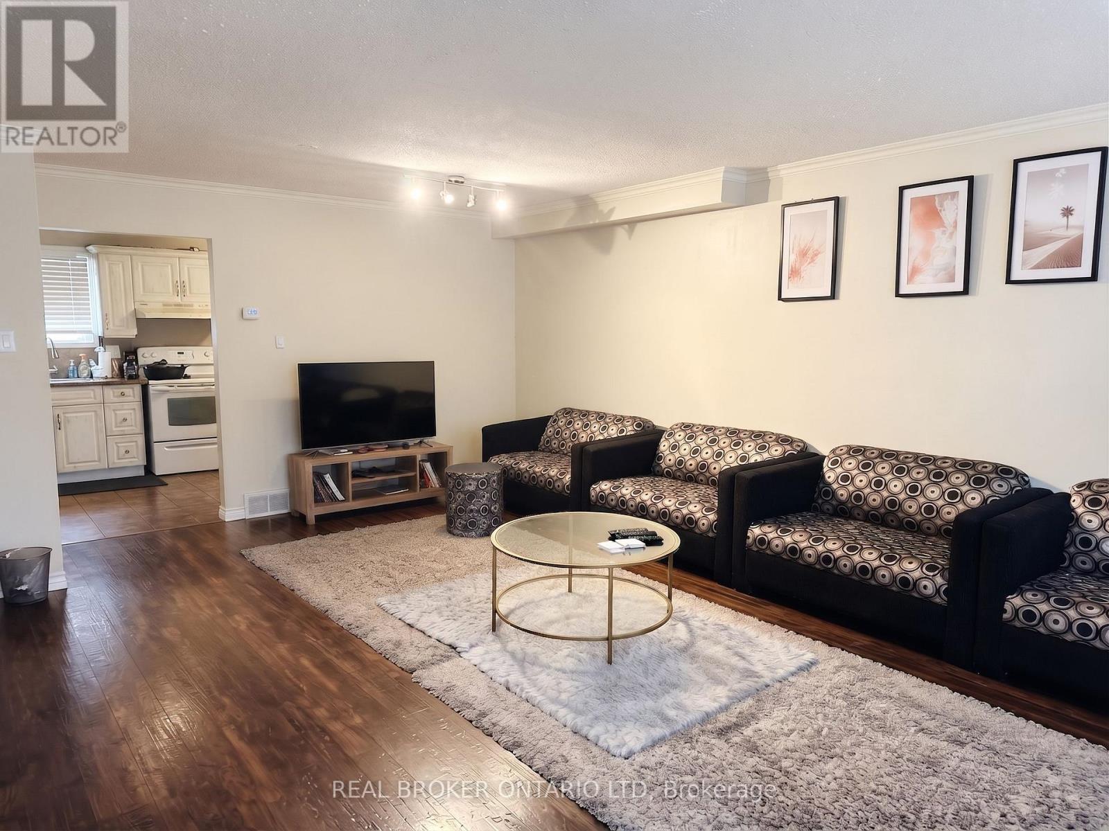 #25 475 SANDRINGHAM CRESCENT - 3