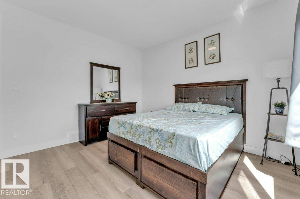 #3525 42 Ave - 26