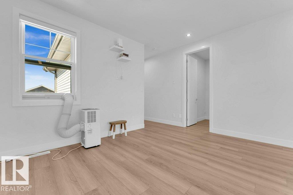 #3525 42 Ave - 29