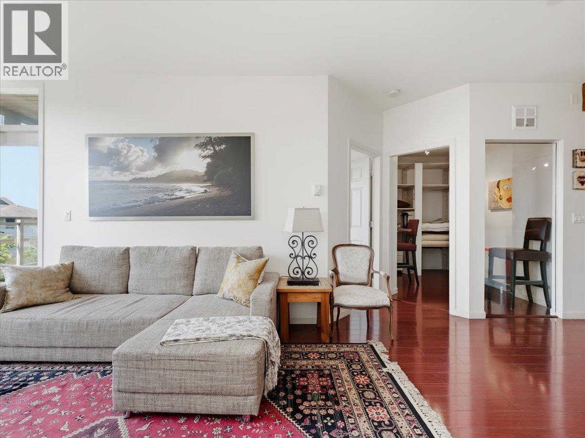 417 580 RAVEN WOODS DRIVE, North Vancouver