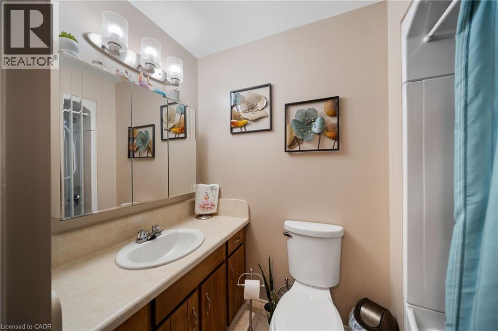 57 TALBOT Street W - Image 30