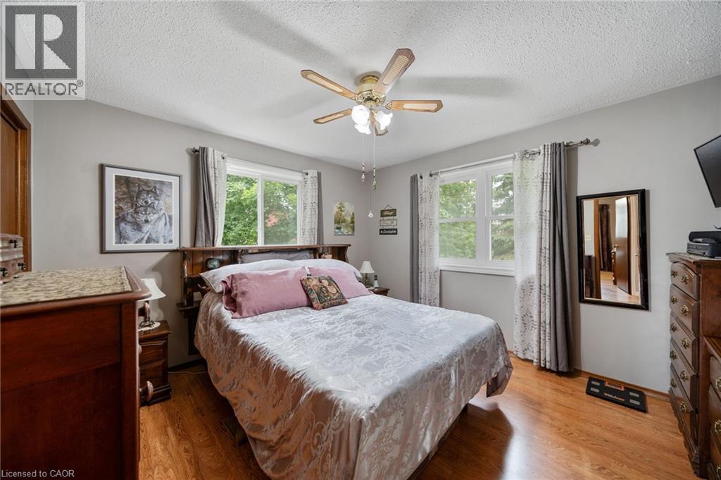 57 TALBOT Street W - Image 35