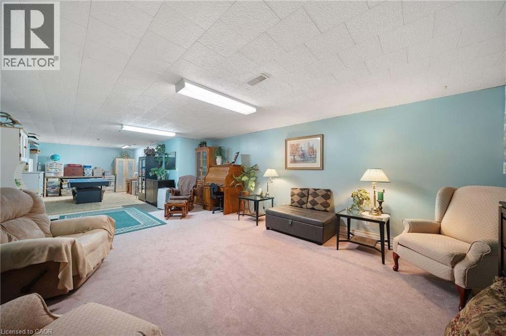 57 TALBOT Street W - Image 40
