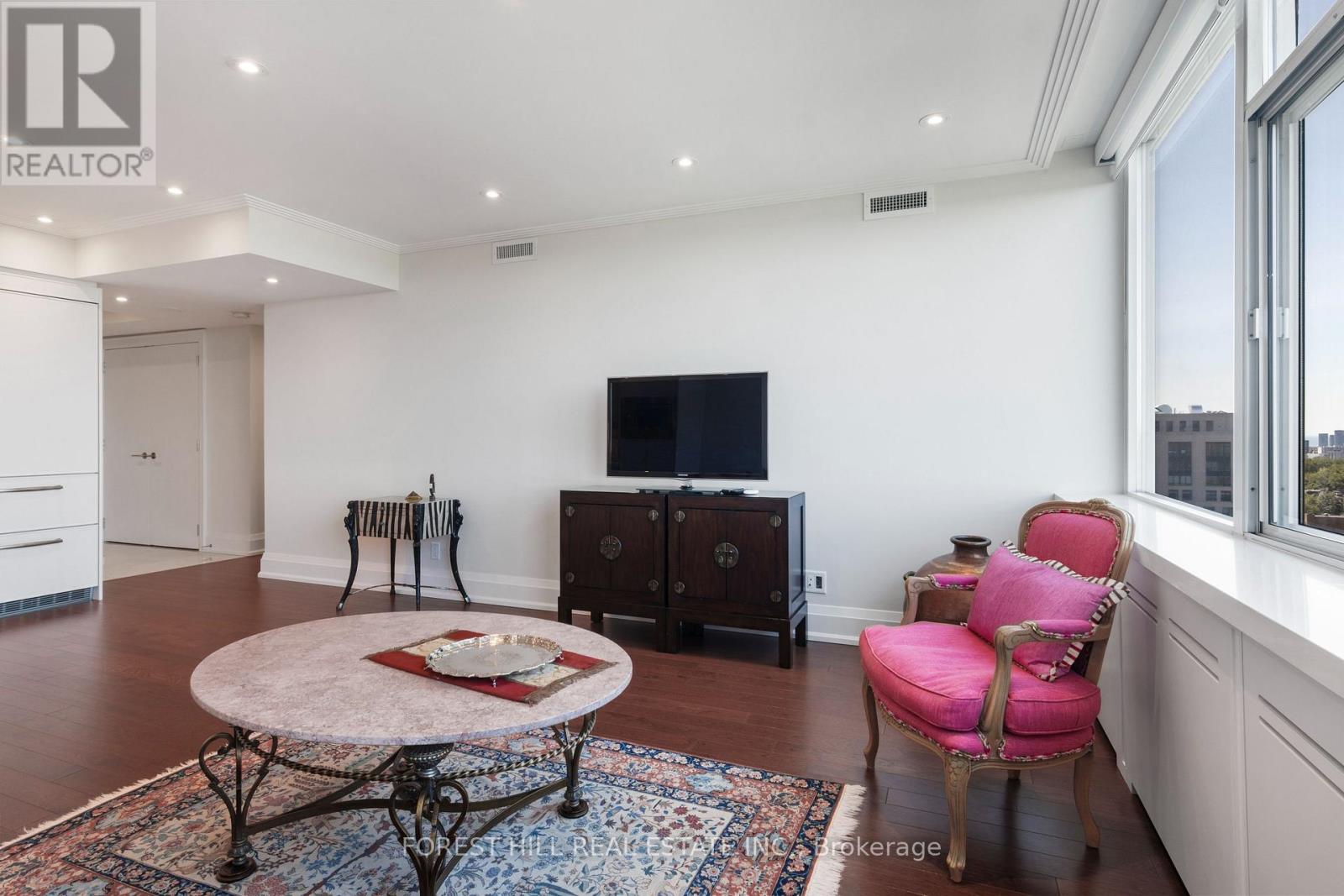 #1401 500 AVENUE ROAD - 15