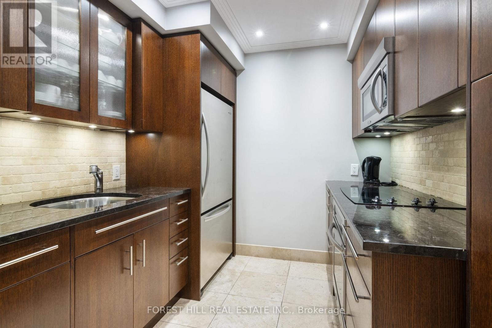 #1401 500 AVENUE ROAD - 34