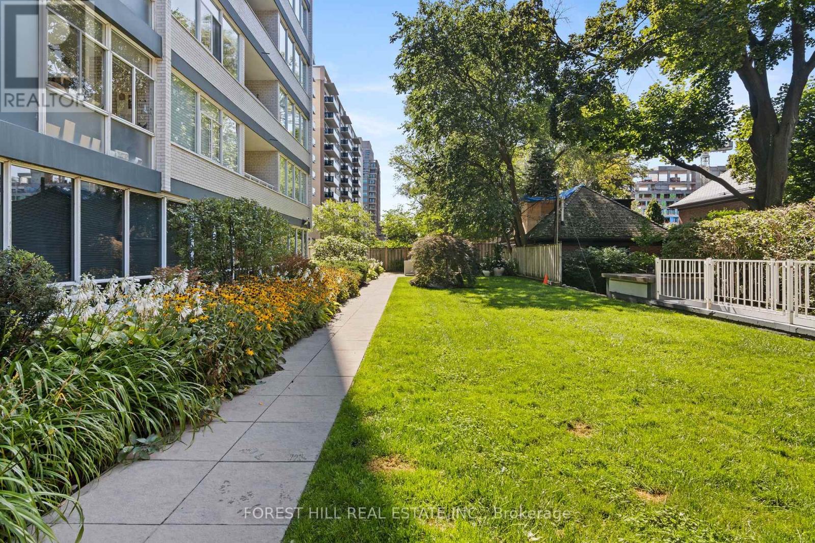 #1401 500 AVENUE ROAD - 35