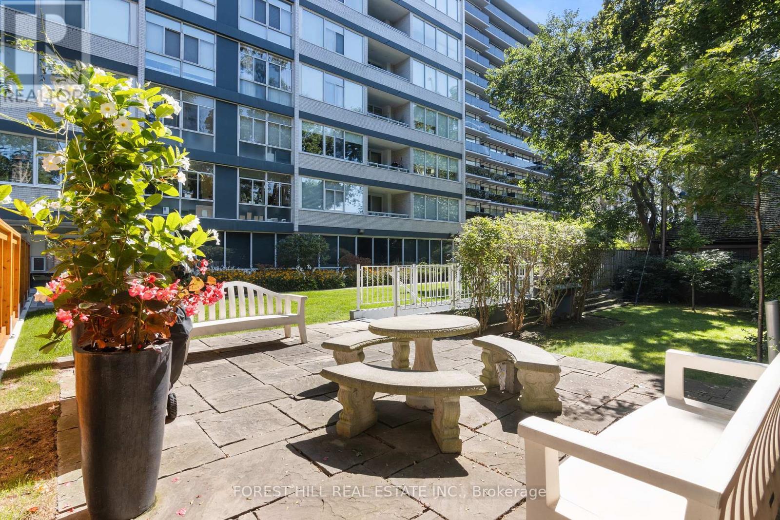 #1401 500 AVENUE ROAD - 36