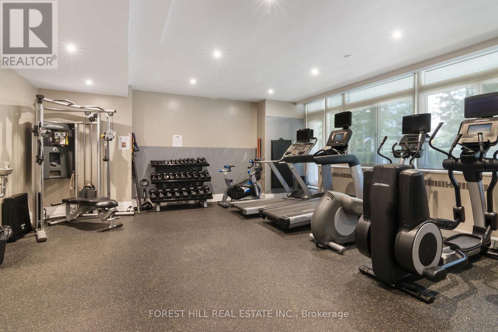 #1401 500 AVENUE ROAD - 40