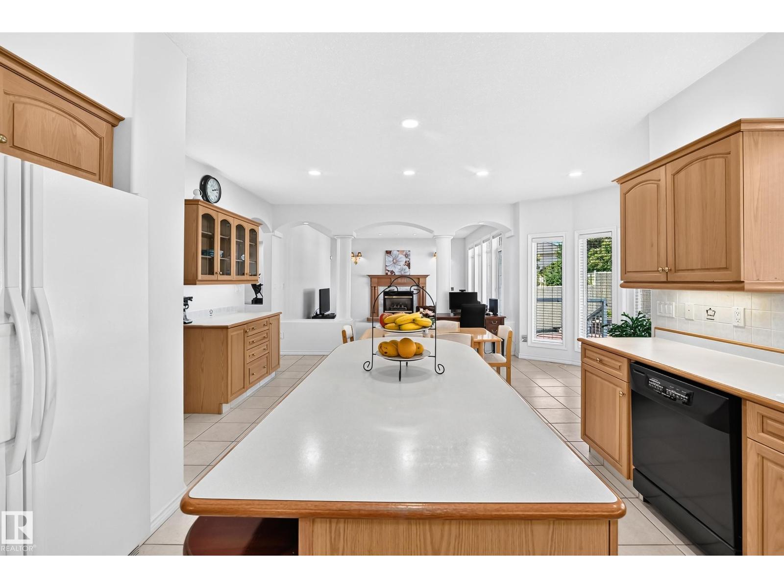 8820 158 AV NW — photo 15