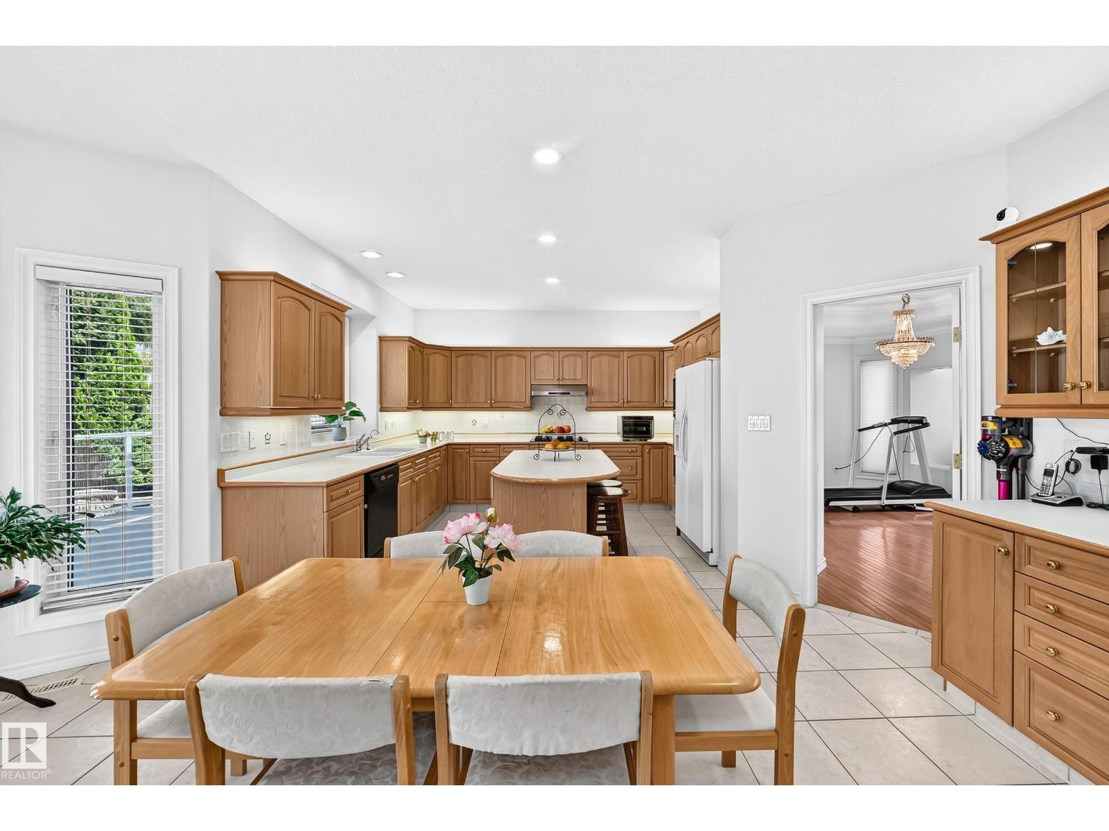 8820 158 AV NW — photo 16