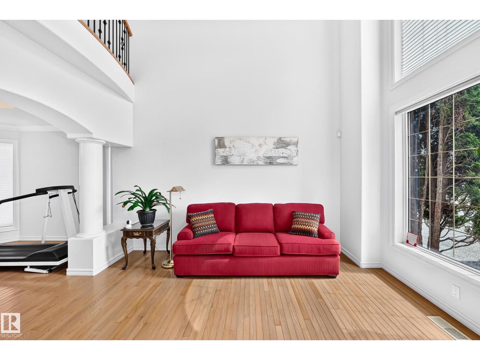 8820 158 AV NW — photo 6
