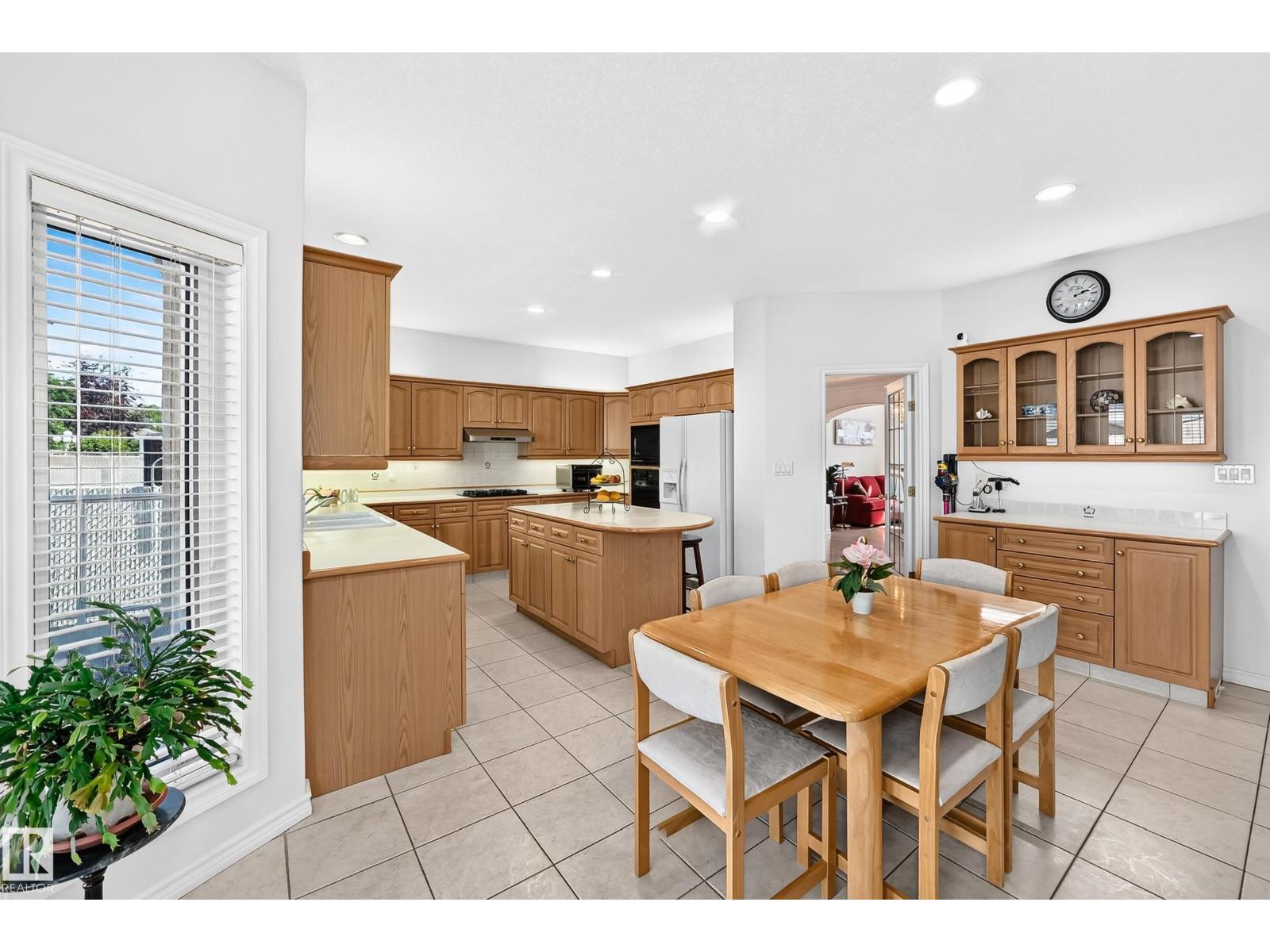 8820 158 AV NW — photo 20