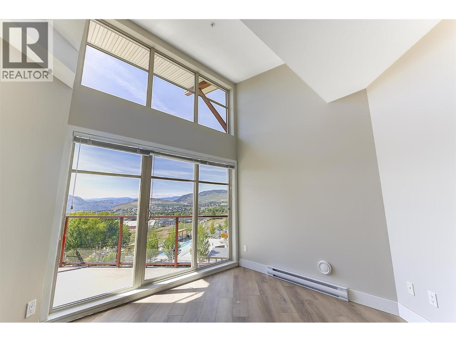 #512 3205 Skyview Lane - 8
