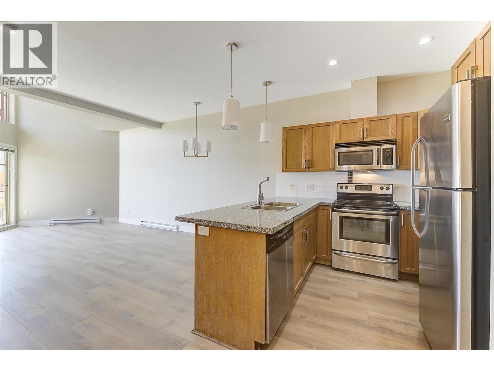 #512 3205 Skyview Lane - 14